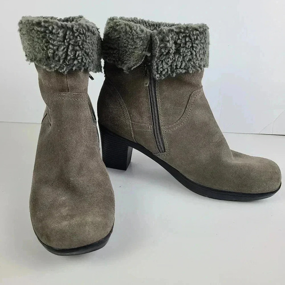 Clarks bendables grey suede booties - Picture 1 of 13